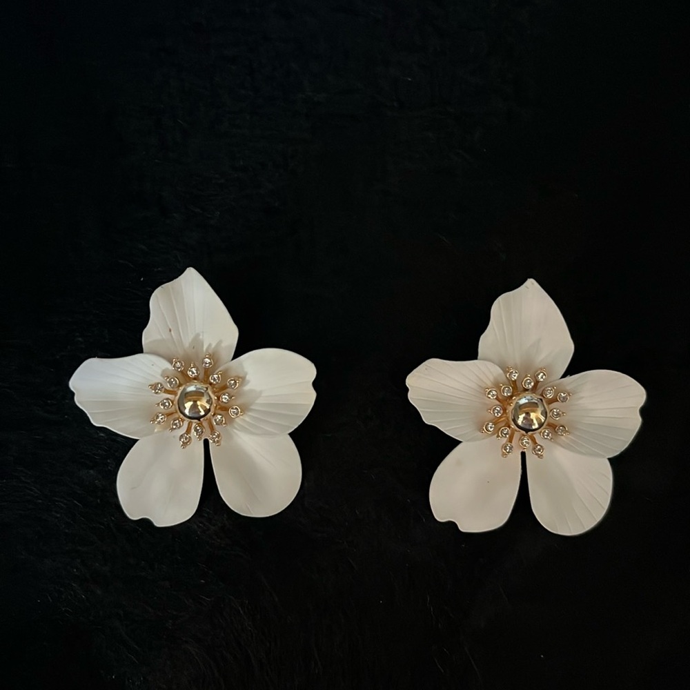 Lilly Pulitzer White Floral Earrings